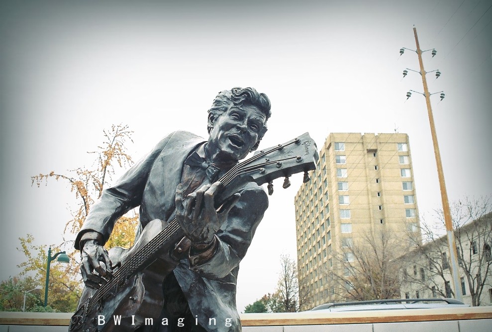 Chuck Berry ("Chuck Berry Statue, Delmar Loop" by Brian Weiterman is licensed under CC BY-NC-ND 2.0)