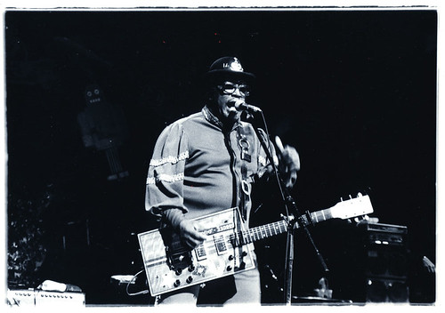 Bo Diddley ("bo diddley" by masao nakagami is licensed under CC BY-SA 2.0)